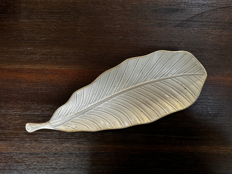 Banana leaf sushi plate