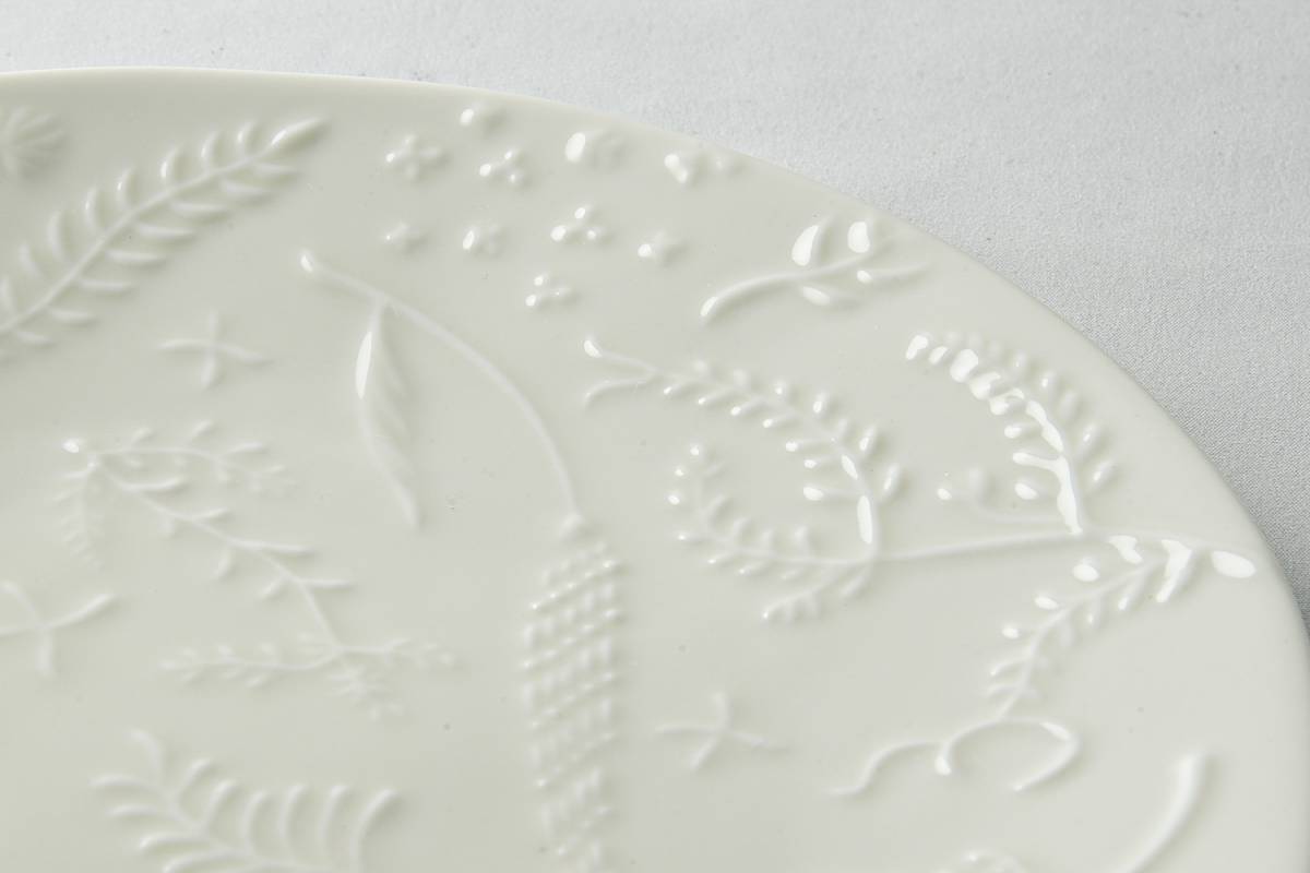 Miyama Float Relief Plate Ivory