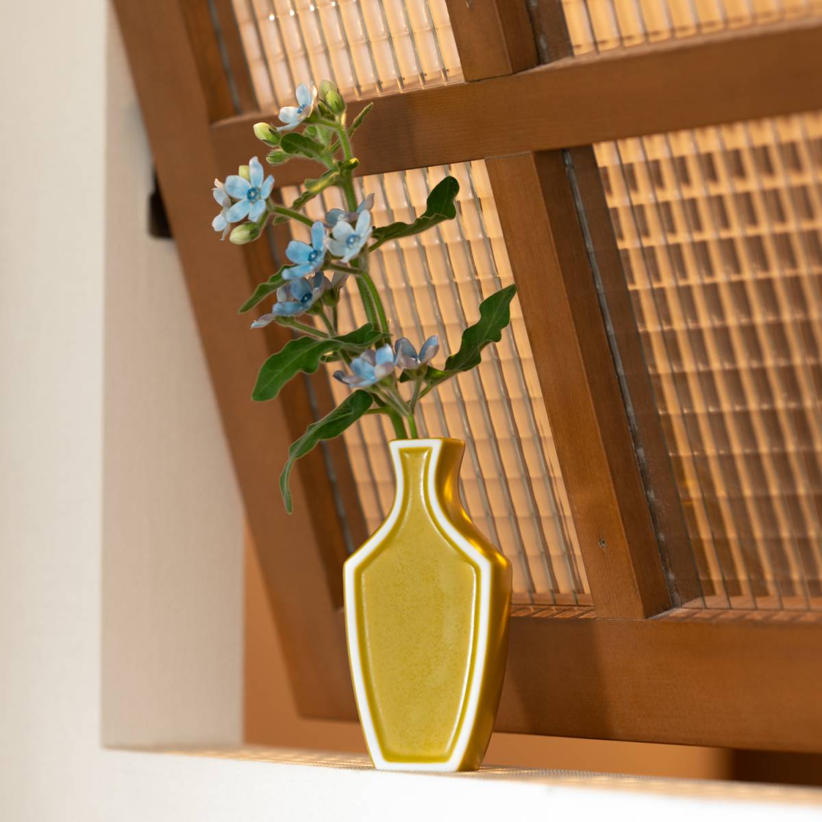 Oda Pottery Hanairo Framed Flower Vase (Matte Mustard)