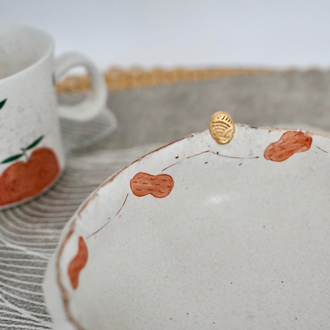 “好事花生” Peanut "Button" Serving Bowl by Jianshibai