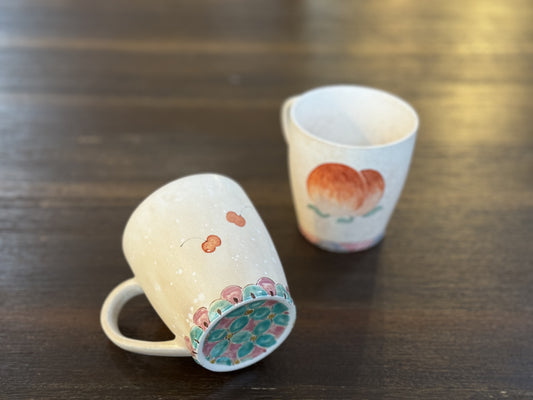 "桃然自得""樱有尽有" Handcrafted harvest mug by Jianshibai