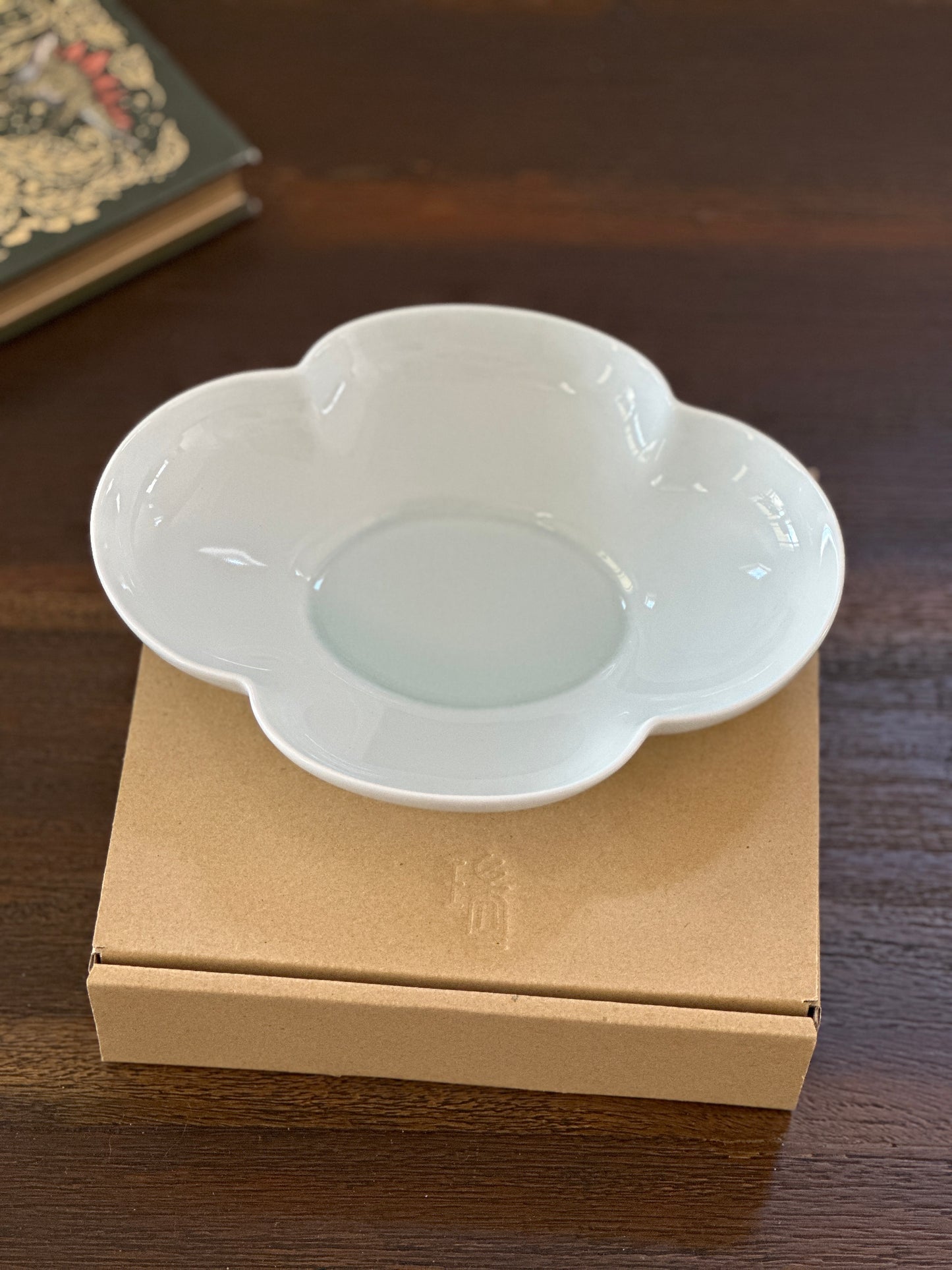 瑞々(mizu-mizu) mokko long basin bowl 7 inches (Blue and white) Gift Box