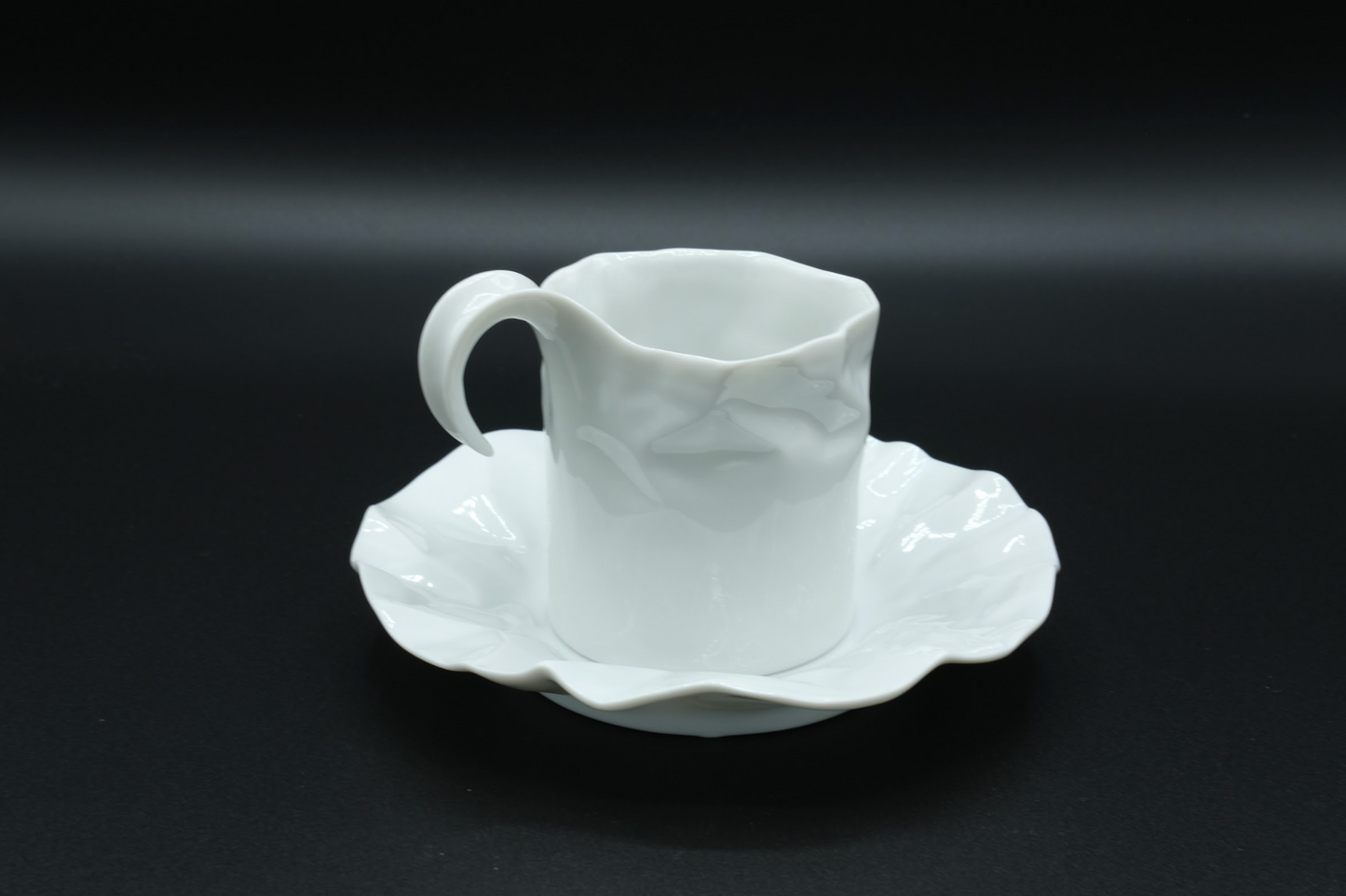 Crinkle Cup and Saucer by Komatsu Makoto小松誠 - Rainya